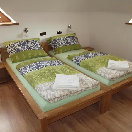 ゲストハウス A Restaurace Vinarstvi Přítluky