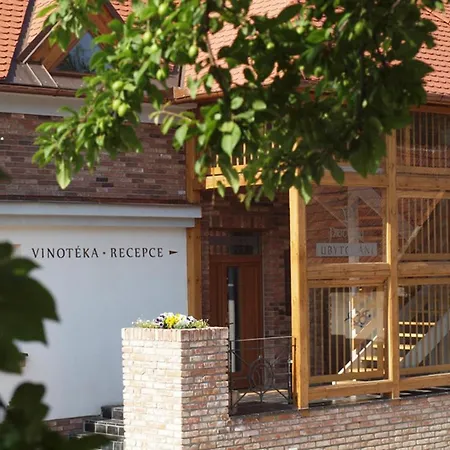 A Restaurace Vinarstvi Přítluky