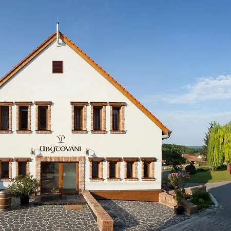 ゲストハウス A Restaurace Vinarstvi Přítluky